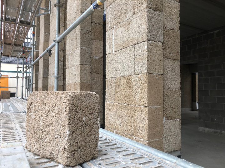 La commune de Fleurus séduite par le chaux-chanvre